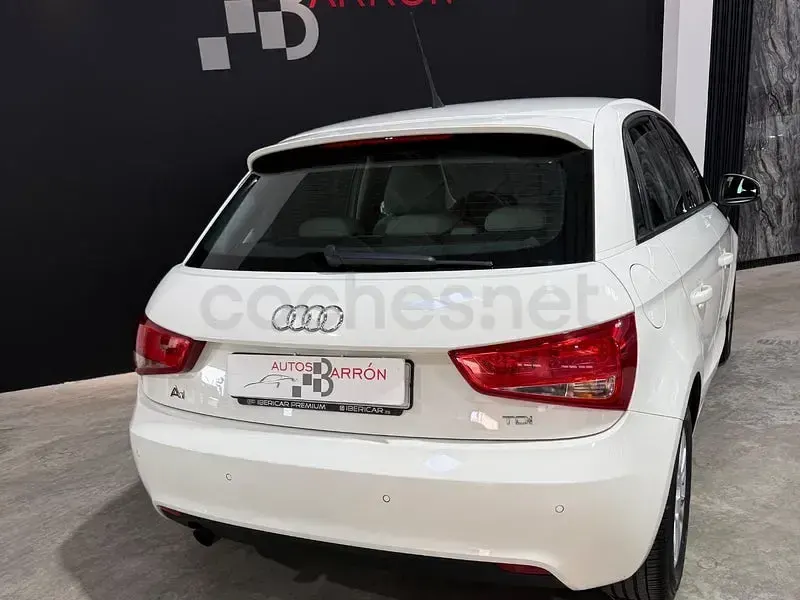 Usado Audi A1 Sportback Ambition 90 CV (66 kW) 2012 Blanco Utilitario