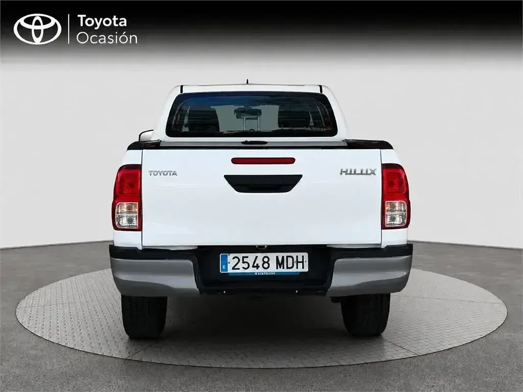 Usado Toyota HiLux 150 CV (110 kW) 2023 Blanco Pickup/Camioneta