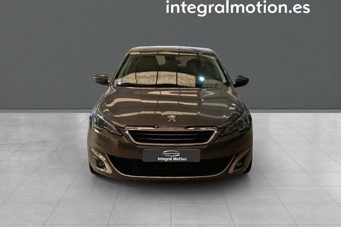 Usado Peugeot 308 Allure 130 CV (95 kW) 2015