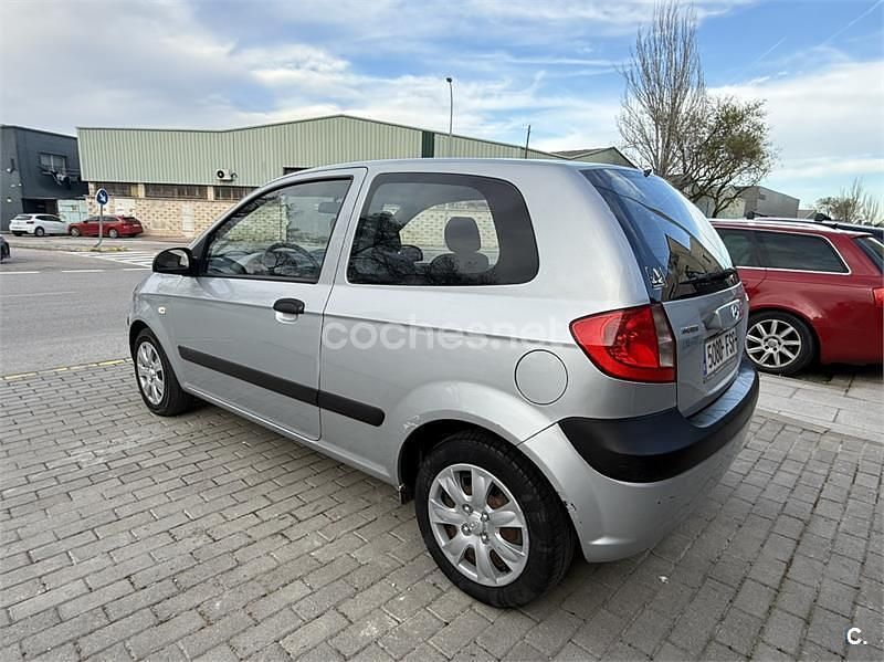 Usado Hyundai Getz 66 CV (48 kW) 2007 Gris / plata Utilitario