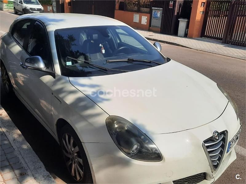 Blanco Usado 2012 Alfa Romeo Giulietta Utilitario | 8500 € (Precio justo) - Imagen 1/3