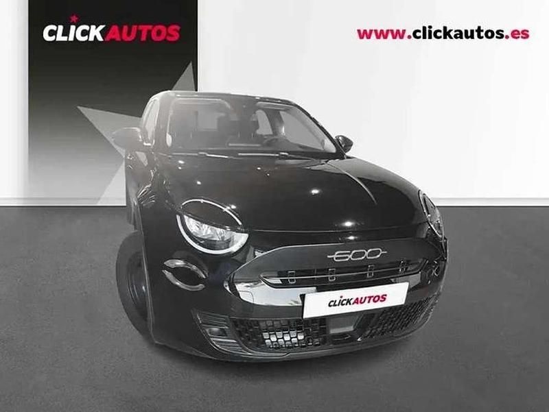 Usado Fiat 600 101 CV (74 kW) 2025 Negro SUV