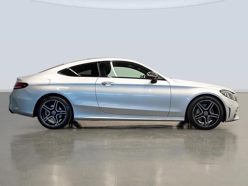 Usado Mercedes C300 258 CV (189 kW) 2019 Gris plata Coupe