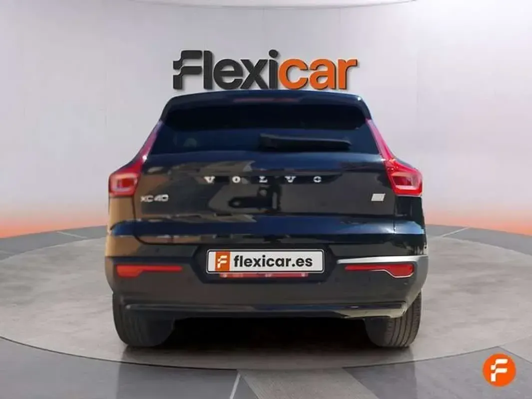 Usado Volvo XC40 Plus 211 CV (155 kW) 2024 Negro SUV