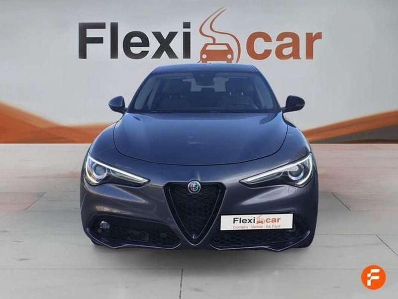 Usado Alfa Romeo Stelvio Sprint 192 CV (141 kW) 2021 Negro SUV