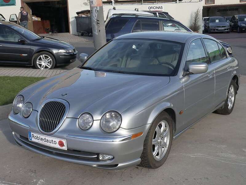 Gris / plateado Usado 1999 Jaguar S-Type S Berlina | 7900 € - Imagen 1/4