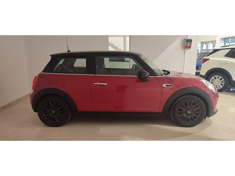 Usado Mini Cooper 136 CV (100 kW) 2017 Rojo Utilitario