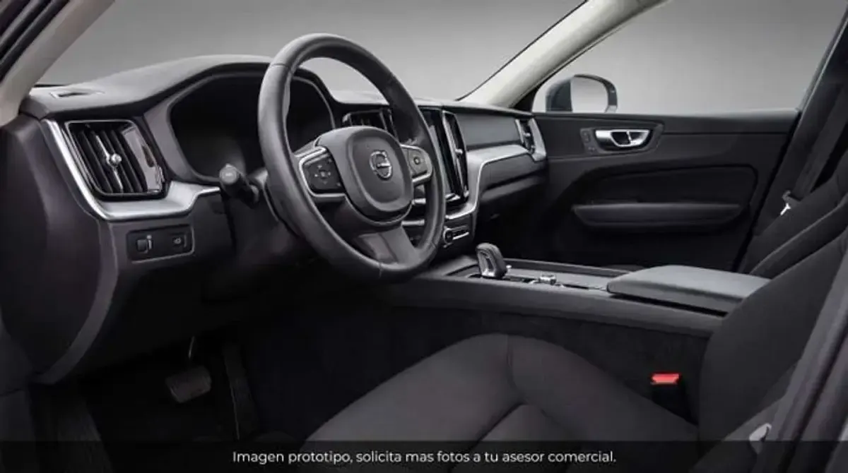 Usado Volvo XC60 Momentum 197 CV (144 kW) 2022 Negro SUV