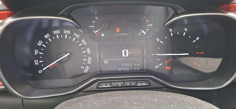 Usado Citroën C3 PureTech 110 CV (80 kW) 2017 Naranja Utilitario