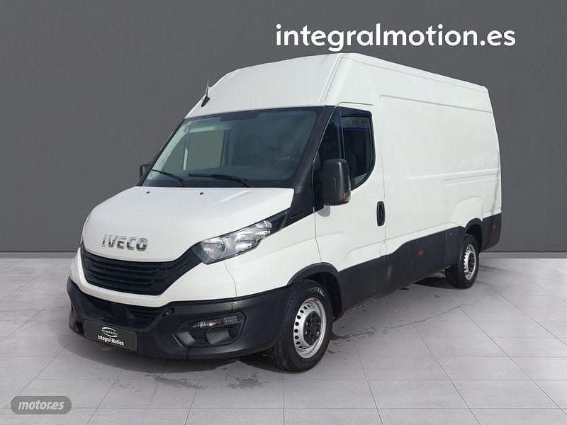 Usado Iveco Daily 156 CV (114 kW) 2023 Blanco Van