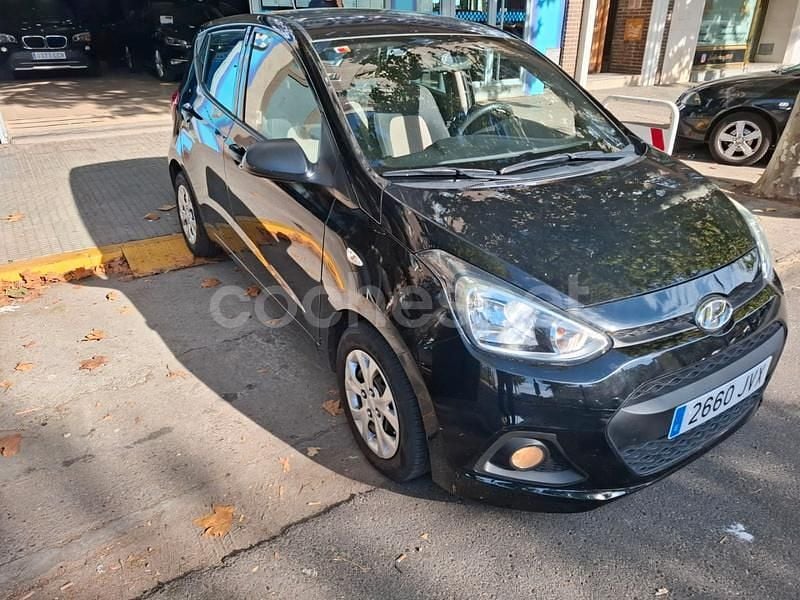 Negro Usado 2016 Hyundai i10 Utilitario | 6900 € (Buen precio) - Imagen 1/4