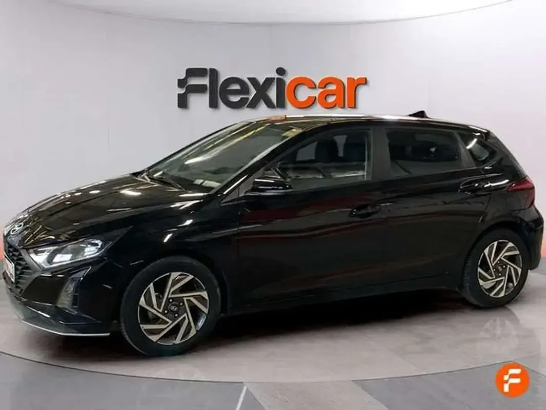 Usado Hyundai i20 84 CV (61 kW) 2024 Negro Utilitario