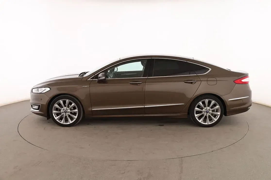 Usado Ford Mondeo Vignale 180 CV (132 kW) 2017 Marrón Berlina
