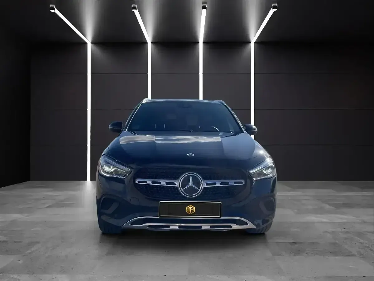 Usado Mercedes GLA200 150 CV (110 kW) 2022 Negro SUV