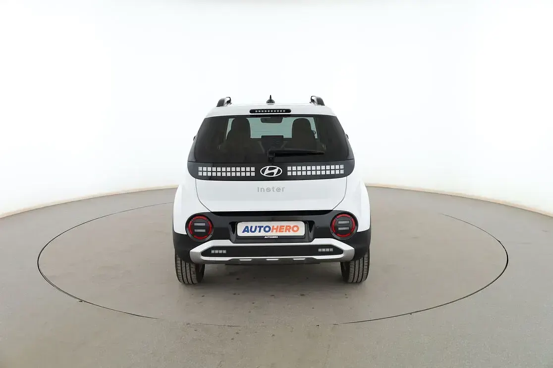 Usado Hyundai Inster 71 kW (97 CV) 2025 Blanco Utilitario