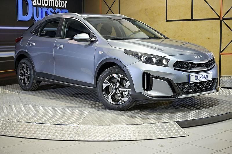 Nuevo Kia XCeed 100 CV (73 kW) 2025 Gris / plata SUV