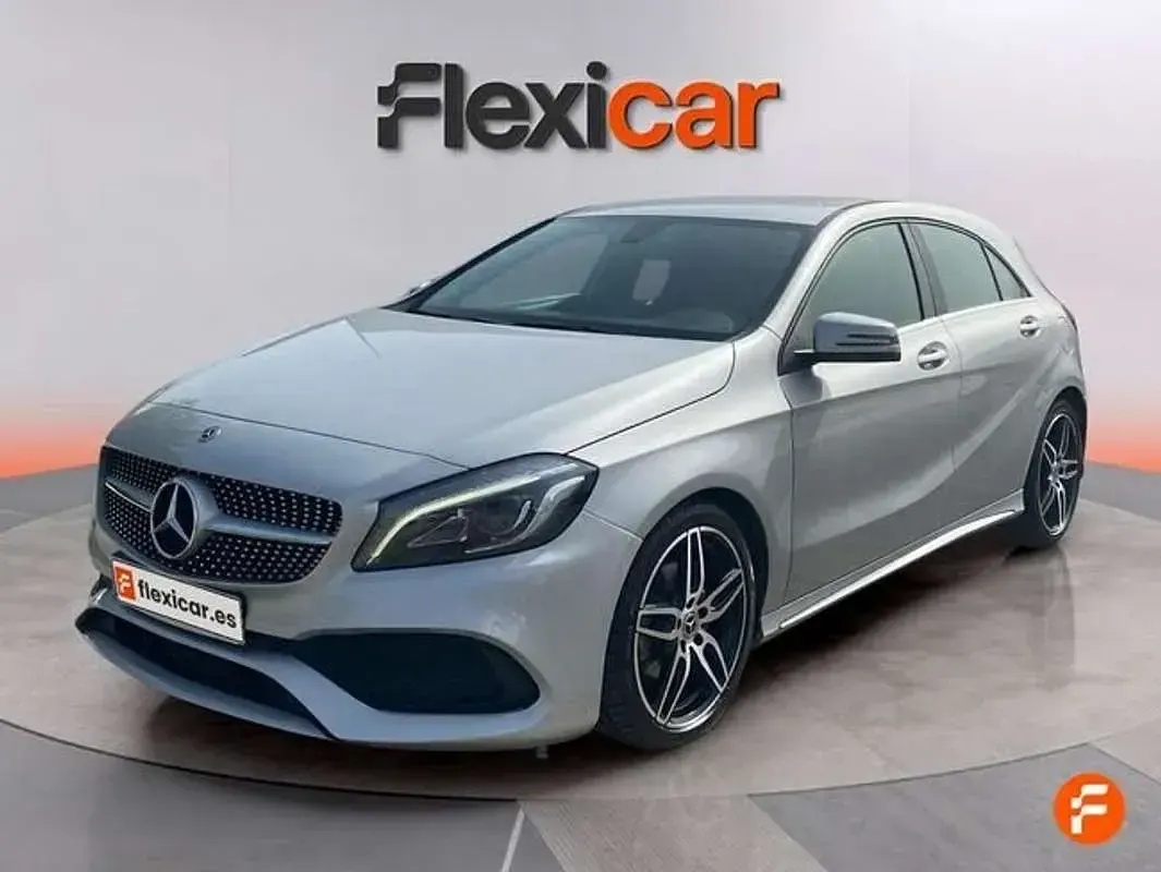 Usado Mercedes A200 139 CV (102 kW) 2018 Gris Utilitario
