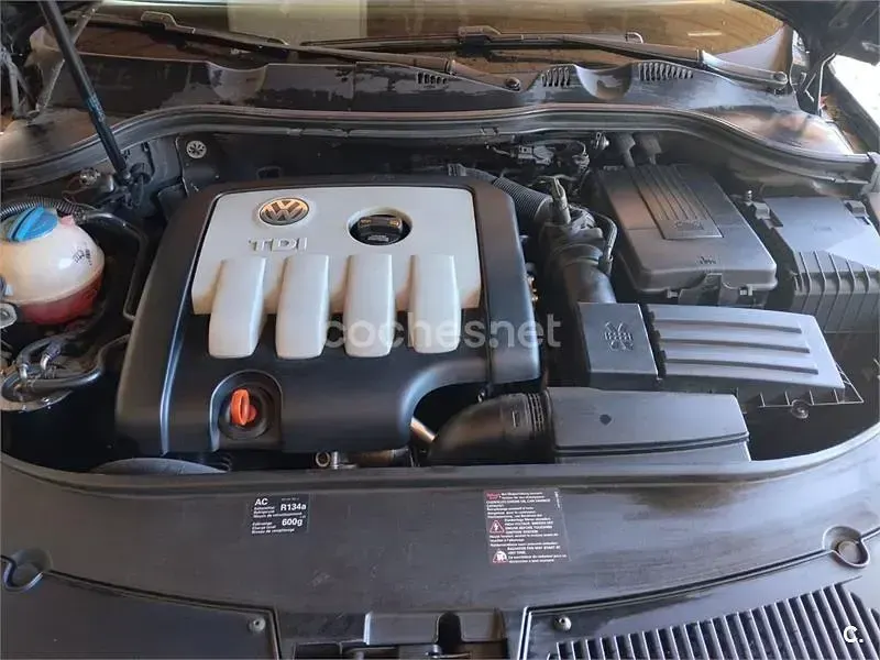 Usado VW Passat Highline 140 CV (102 kW) 2007 Negro Familiar