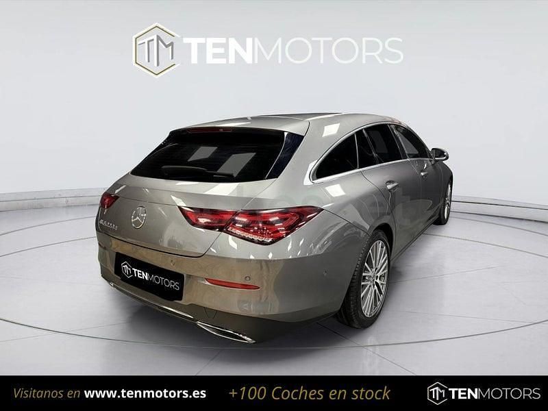 Usado Mercedes CLA220 Shooting Brake 190 CV (139 kW) 2021 Gris / plata Familiar