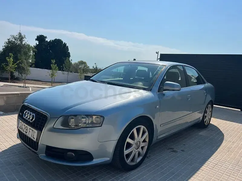 Usado Audi A4 140 CV (102 kW) 2006 Azul Berlina
