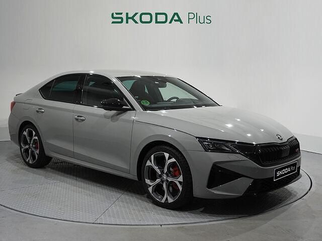 Gris / plata Nuevo 2025 Skoda Octavia RS Berlina | 42.500 € (Un poco caro) - Imagen 1/4