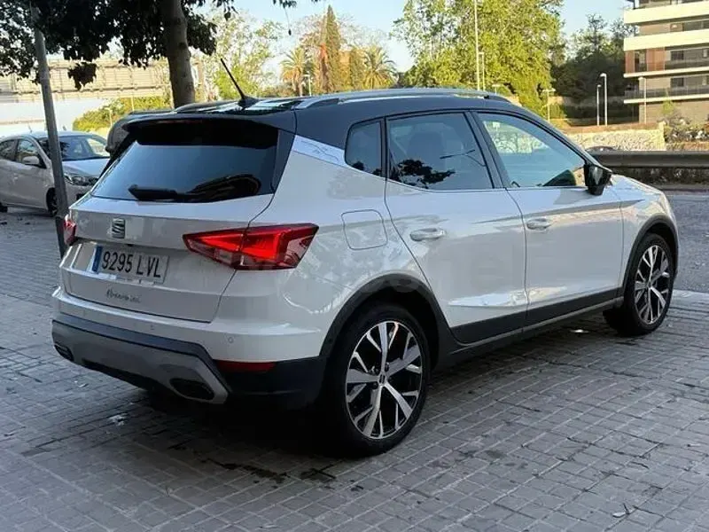Usado Seat Arona Xperience 90 CV (66 kW) 2021 Blanco SUV