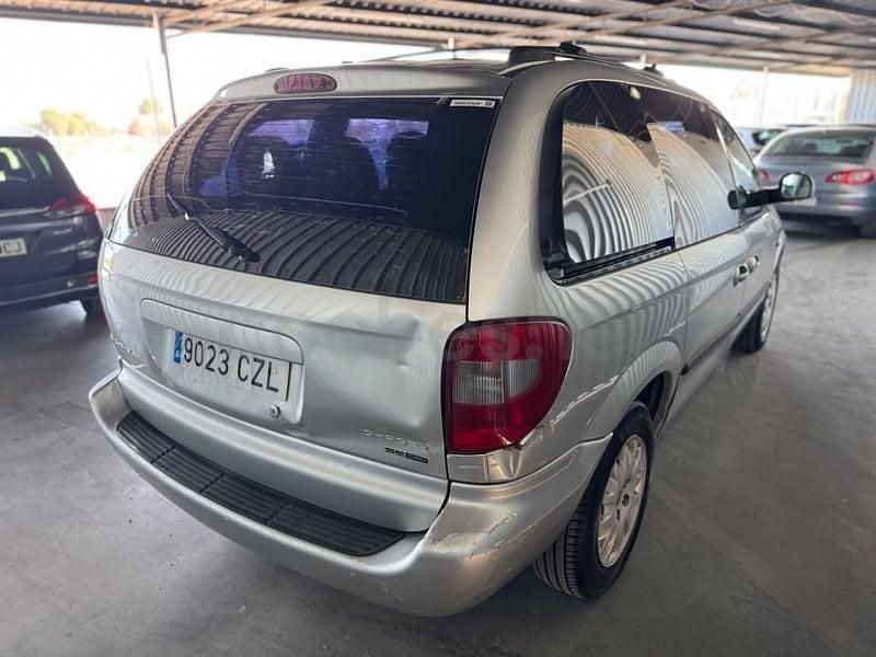 Usado Chrysler Voyager 143 CV (105 kW) 2004 Gris Monovolumen