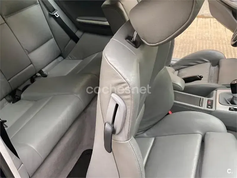 Usado BMW 318 143 CV (105 kW) 2004 Azul Coupe