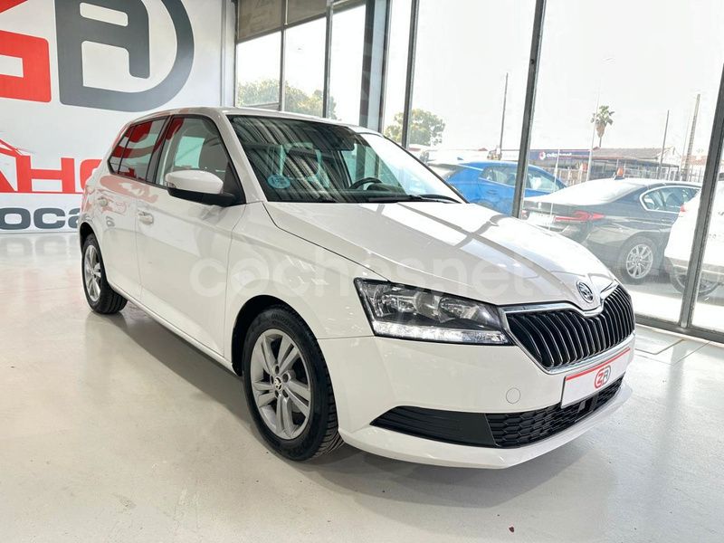 Blanco Usado 2021 Skoda Fabia Ambition Berlina | 9900 € (Precio justo) - Imagen 1/4