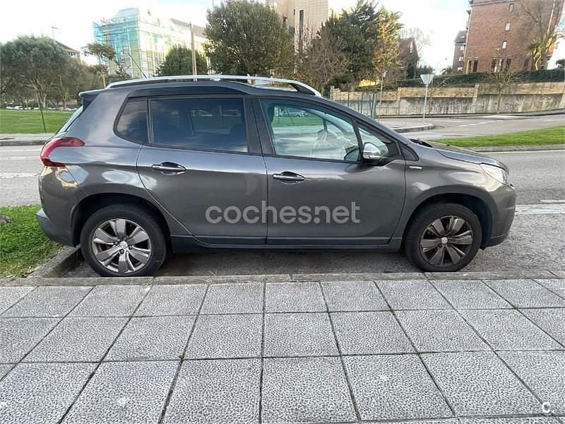Gris / plata Usado 2018 Peugeot 2008 Style SUV | 7900 € (Super precio) - Imagen 1/4