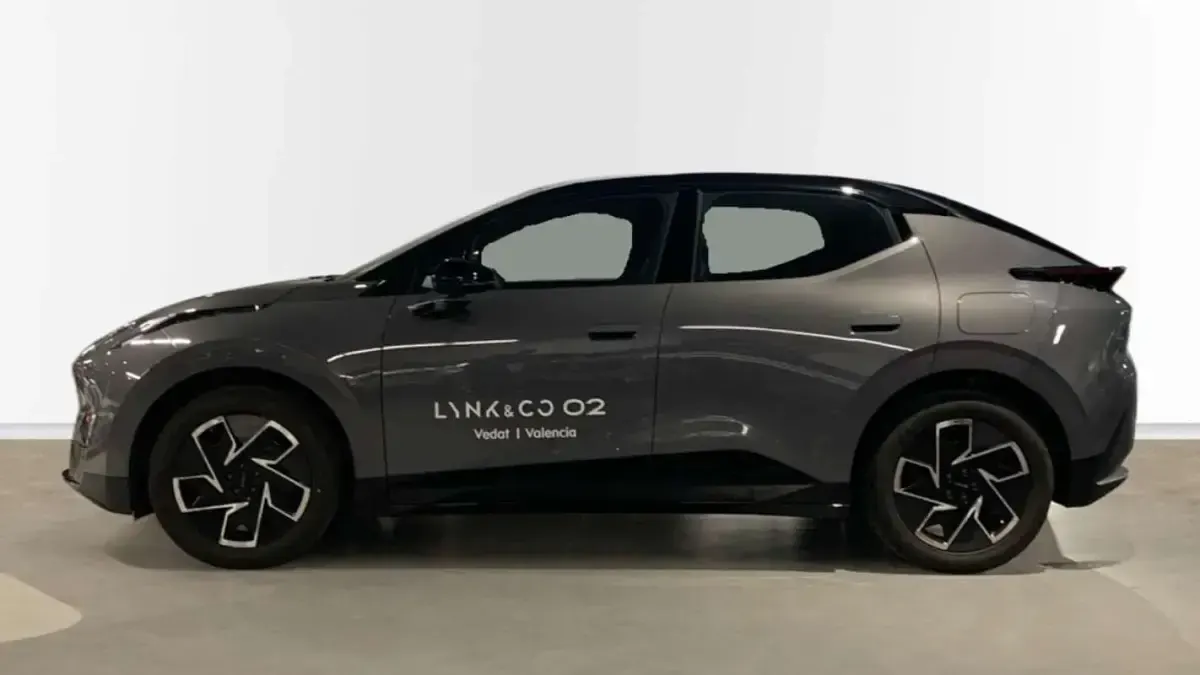 Usado Lynk & Co 02 200 kW (272 CV) 2026 Negro SUV