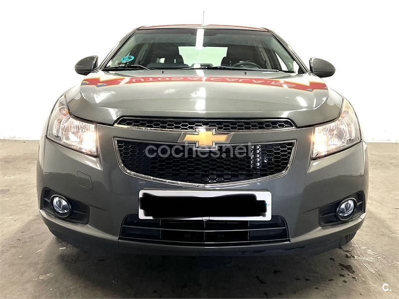 Usado Chevrolet Cruze LS 124 CV (91 kW) 2011 Gris / plata Berlina
