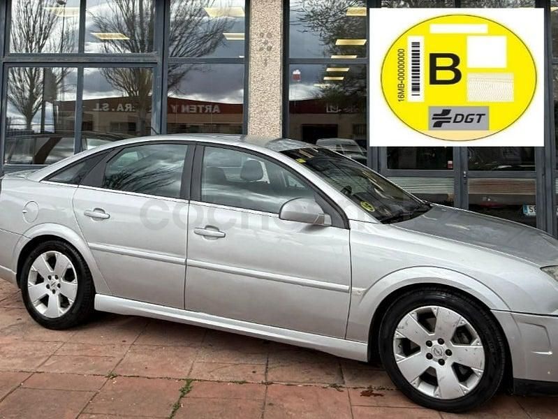 Usado Opel Vectra GTS Elegance 211 CV (155 kW) 2004 Gris / plata Berlina