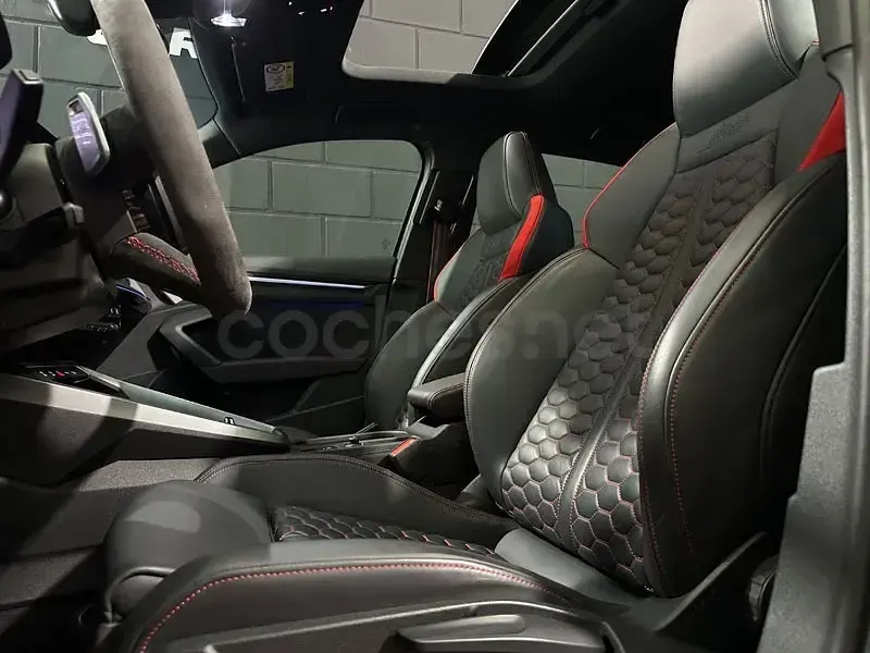 Usado Audi RS3 Premium 400 CV (294 kW) 2023 Gris / plata Berlina