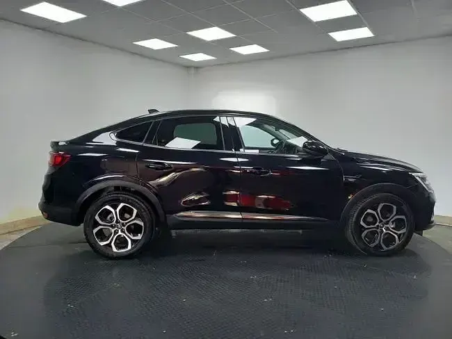 Usado Renault Arkana Intens 145 CV (106 kW) 2022 Negro SUV
