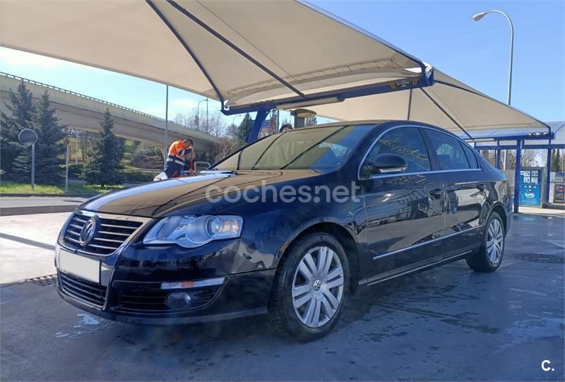 Negro Usado 2007 VW Passat Highline Berlina | 5000 € (Precio justo) - Imagen 1/4