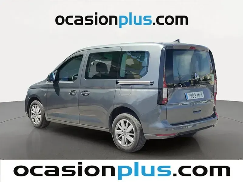 Usado VW Caddy 122 CV (89 kW) 2024 Gris Monovolumen