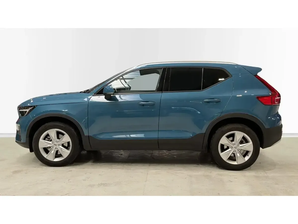 Usado Volvo XC40 Core 163 HP (119 kW) 2024 Azul SUV