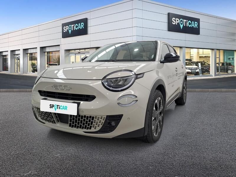 Beige Usado 2024 Fiat 600 La Prima | 23.900 € (Buen precio) - Imagen 1/4