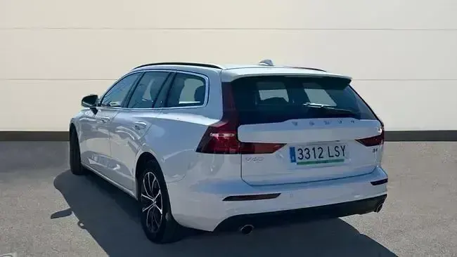 Usado Volvo V60 Momentum 197 CV (144 kW) 2021 Blanco Familiar