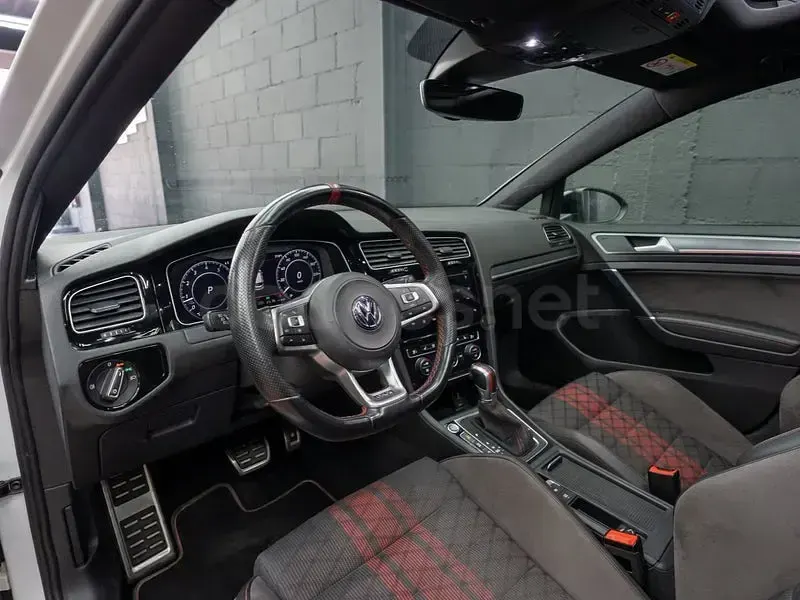 Usado VW Golf VII GTI 290 CV (213 kW) 2019 Blanco Berlina