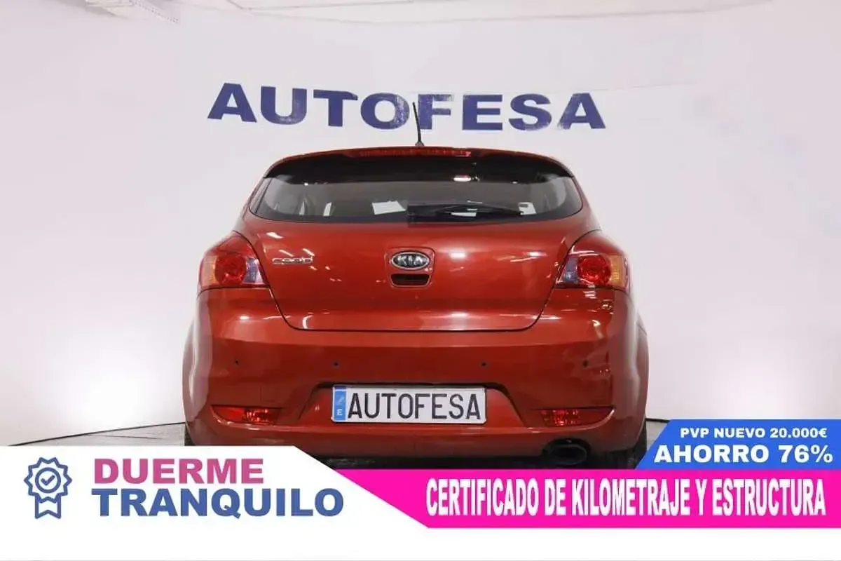 Usado Kia Ceed Active 116 CV (85 kW) 2010 Rojo Utilitario