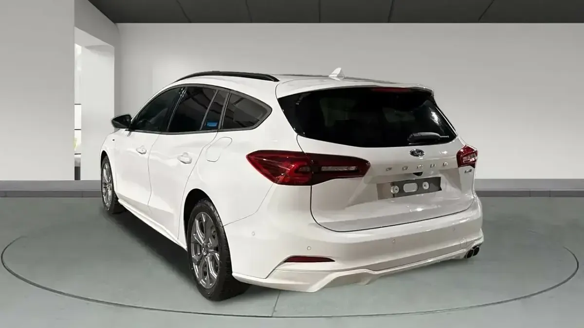 Usado Ford Focus ST-Line 125 CV (91 kW) 2024 Blanco Familiar