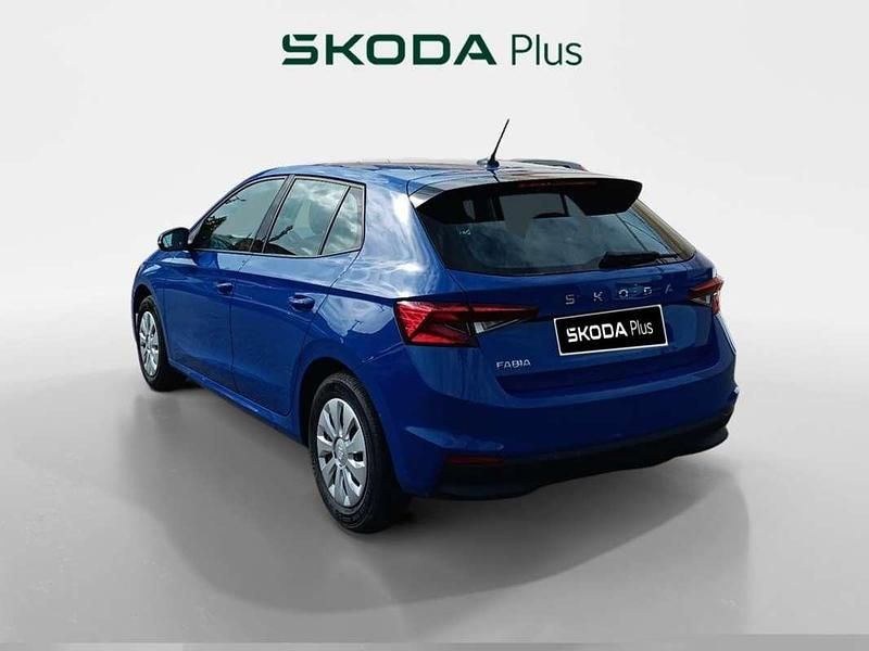 Usado Skoda Fabia 80 CV (58 kW) 2024 Azul Utilitario