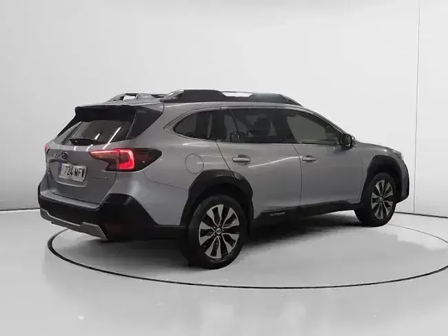 Usado Subaru Outback 169 CV (124 kW) 2023 Blanco Familiar