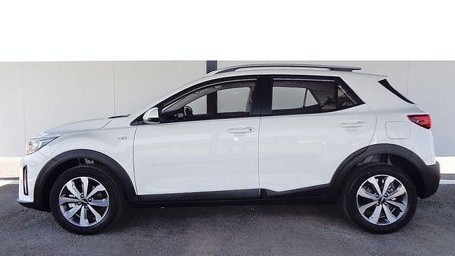 Usado Kia Stonic 84 CV (61 kW) 2022 Blanco SUV