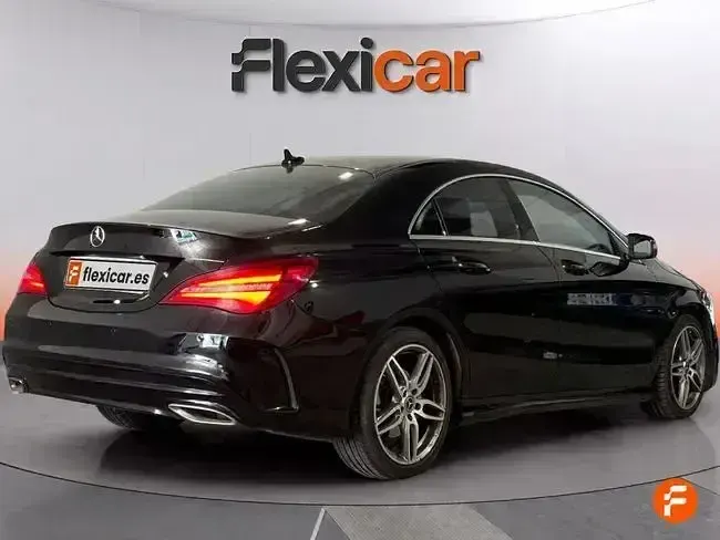 Usado Mercedes CLA200 136 CV (100 kW) 2019 Negro Coupe