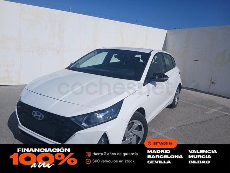 Usado Hyundai i20 100 CV (73 kW) 2021 Blanco Utilitario