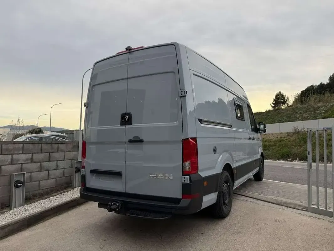 Nuevo MAN TGE 177 CV (130 kW) 2026 Gris Van