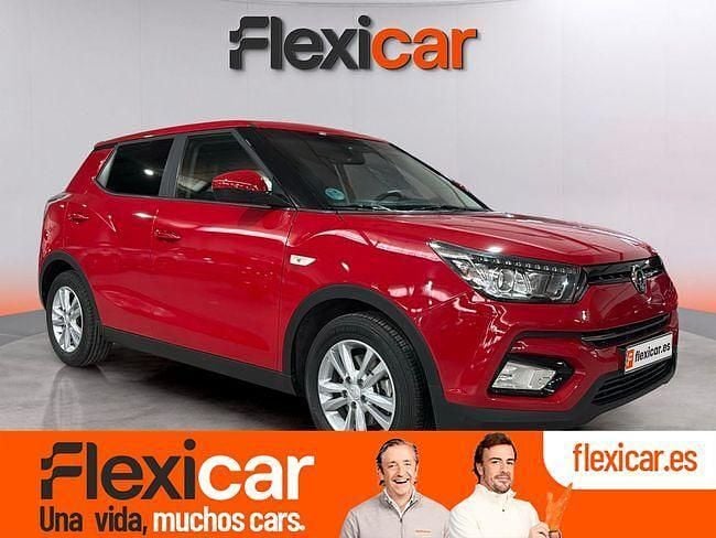 Rojo Usado 2017 Ssangyong (KGM) Tivoli Limited SUV | 11.790 € (Precio justo) - Imagen 1/4